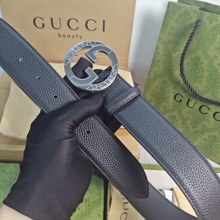 G*u*i belts